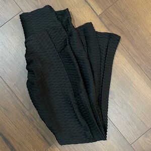 NWOT - Viral tik tok leggings - size M